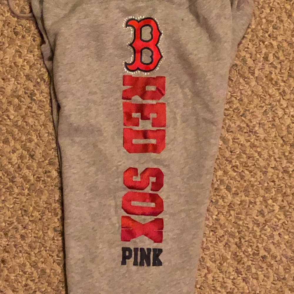 👗 3/$25 Boston Red Sox Sweat Pants - Size Small